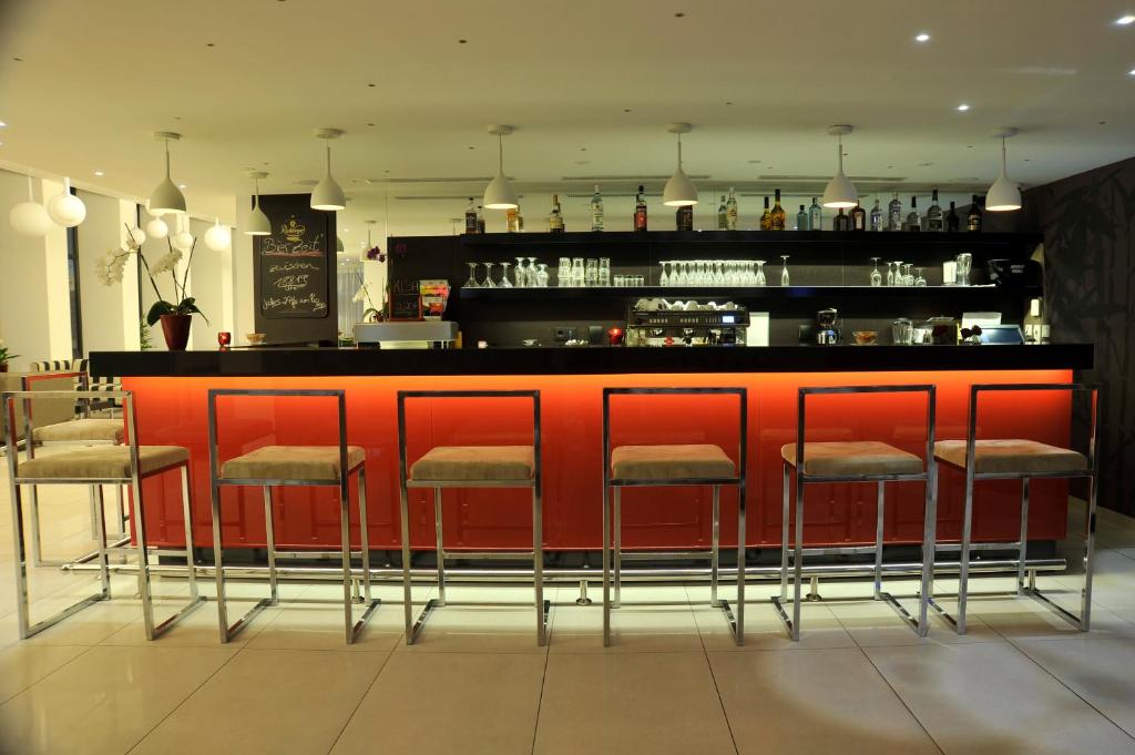 Lounge nebo bar v ubytování Golden Tulip Kassel Hotel Reiss