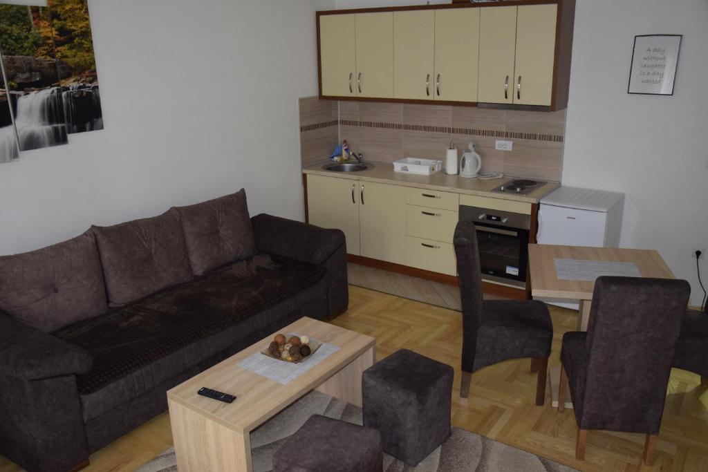 Apartmani Marić - Apartamento Con Balcón