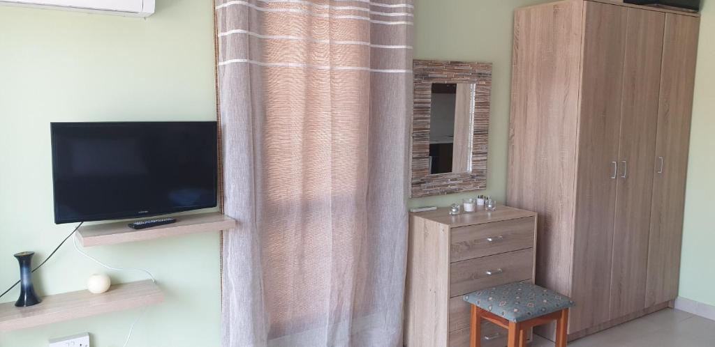 EMILIA 11 STUDIO - Studio Apartment With Sea View