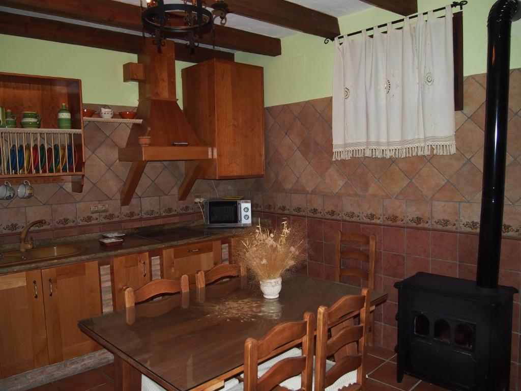 Kuchyň nebo kuchyňský kout v ubytování Vivienda Turística Rural Casa Camilo