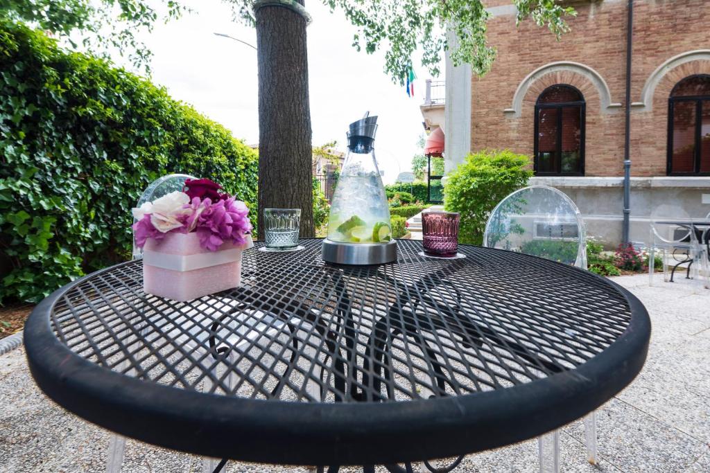 Vonkajšia záhrada v ubytovaní Villa Elda Boutique Hotel