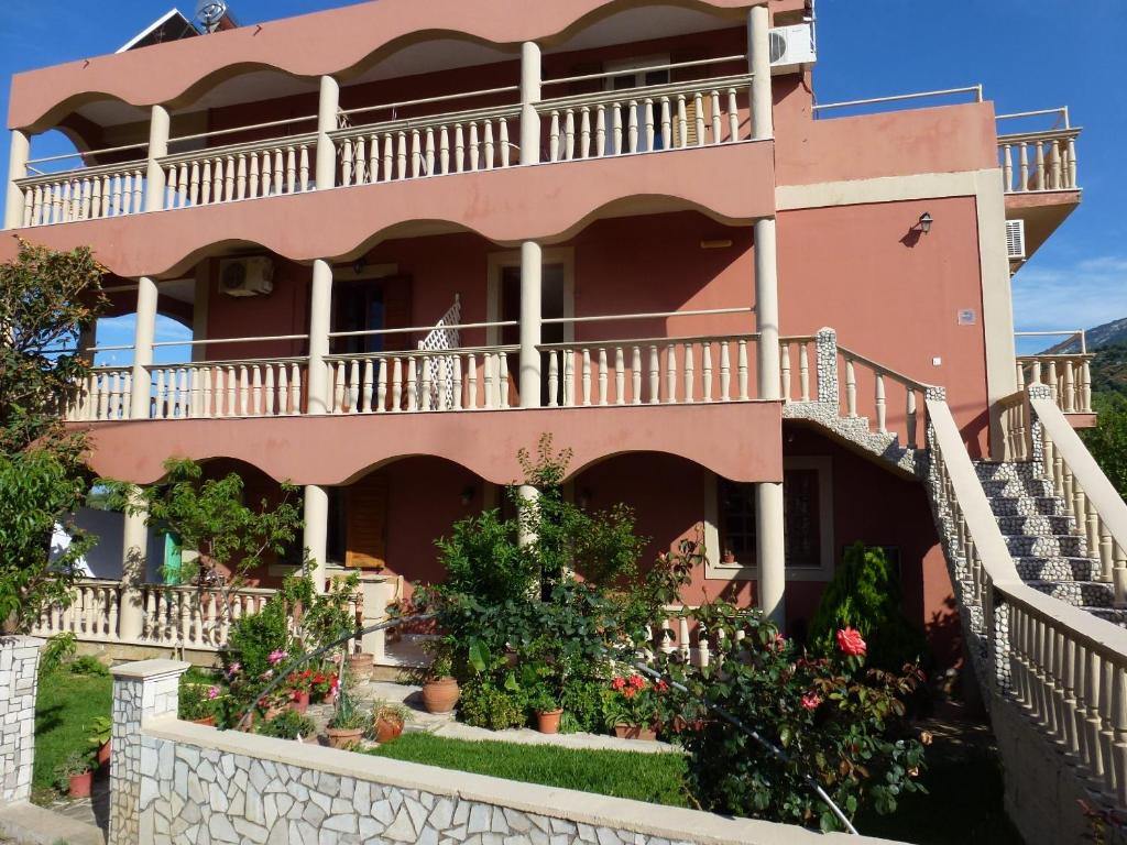 Balkón nebo terasa v ubytování Marinos Studios at Lourdata village