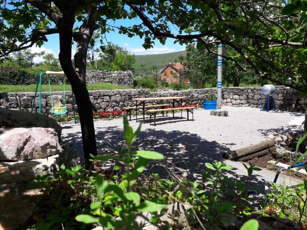 Zahrada ubytování Holiday House Stari Volat