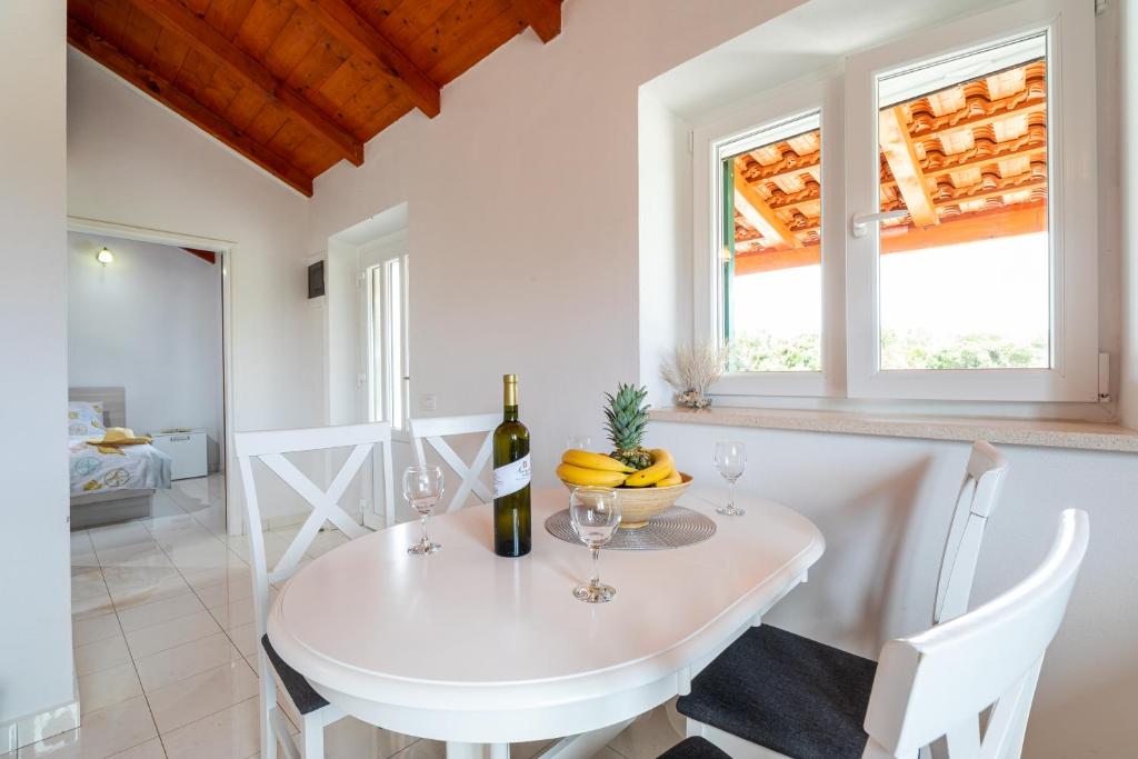 Posezení v ubytování Vineyard House & Olive Grove House