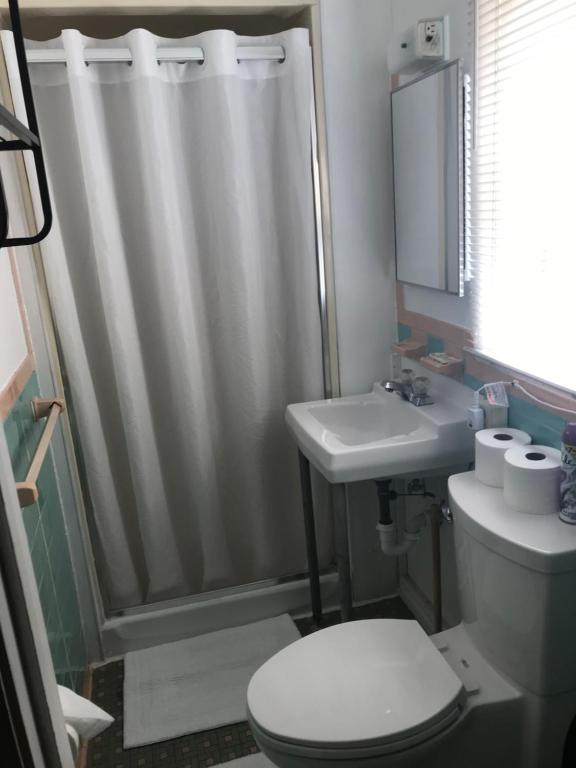 Koupelna v ubytování Evergreen Motel