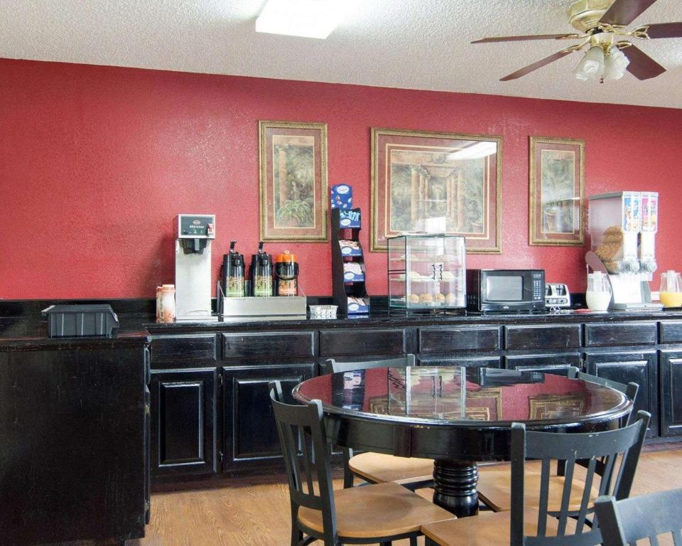 Nápoje v ubytování Econo Lodge Pine Bluff