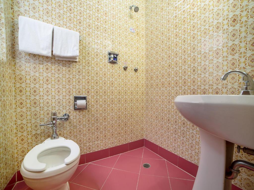 Koupelna v ubytování Hotel Monarca