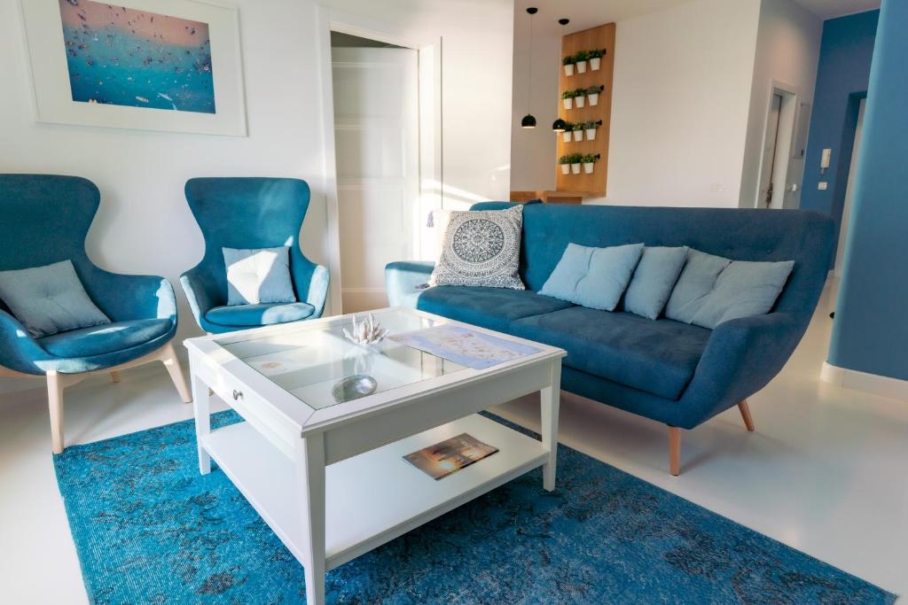 Posezení v ubytování Aquamarine Sea View Apartment