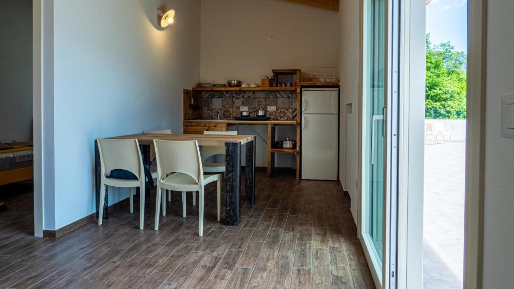 A kitchen or kitchenette at OASI DA VINCI