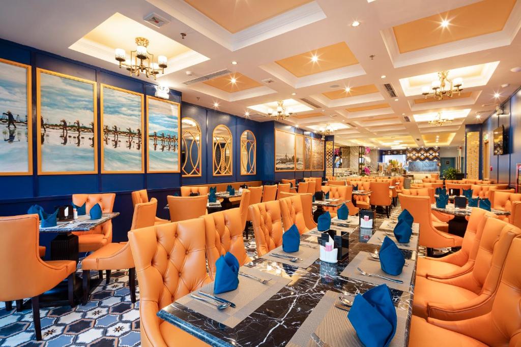 Khu vực ghế ngồi tại Erica Nha Trang Hotel