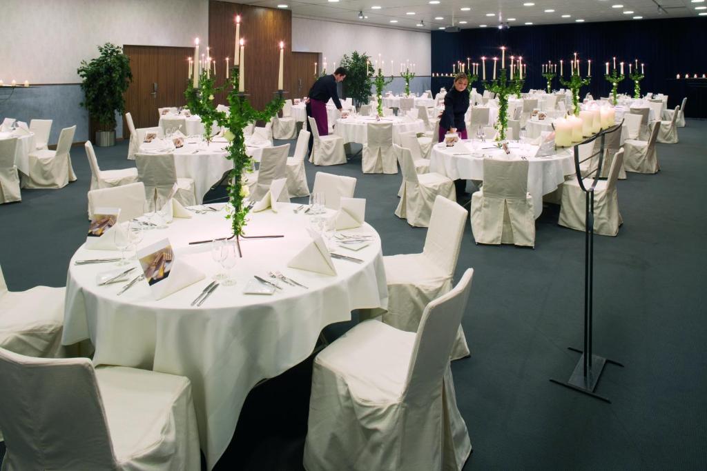 Restaurace v ubytování Mövenpick Hotel Zurich Airport