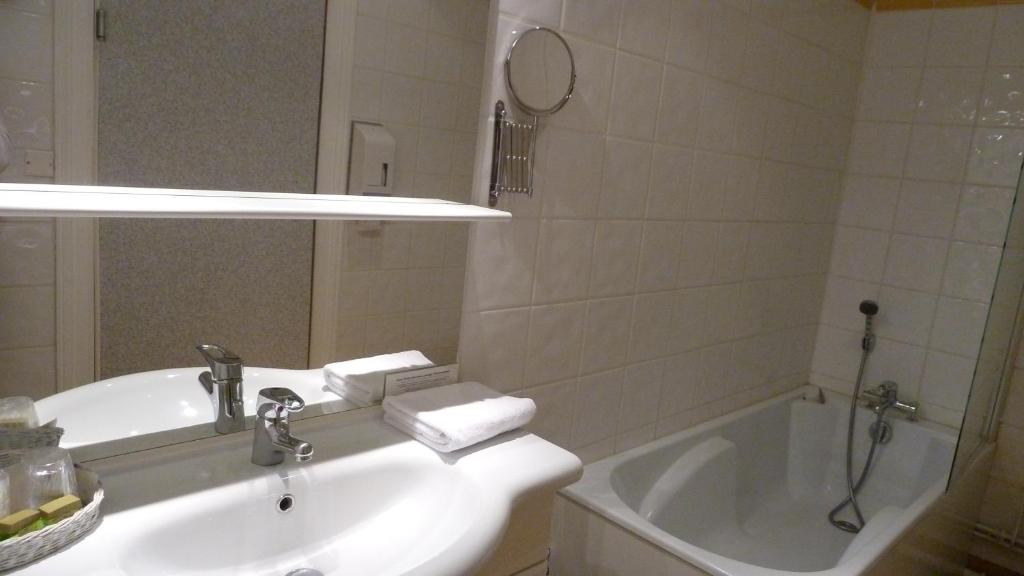 Logis Le Midland - Camera Gemella Standard Con Bagno