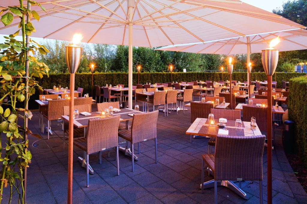 Restaurace v ubytování Mövenpick Hotel Zurich Airport