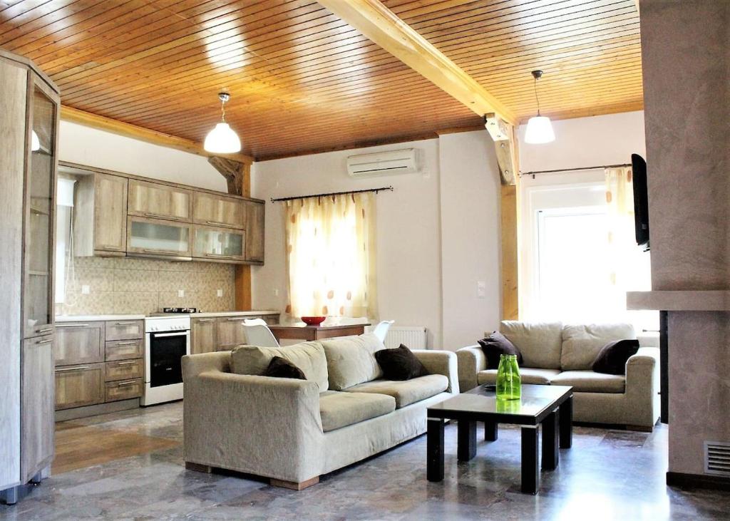 Η κουζίνα ή μικρή κουζίνα στο Mariannas House Nikiana