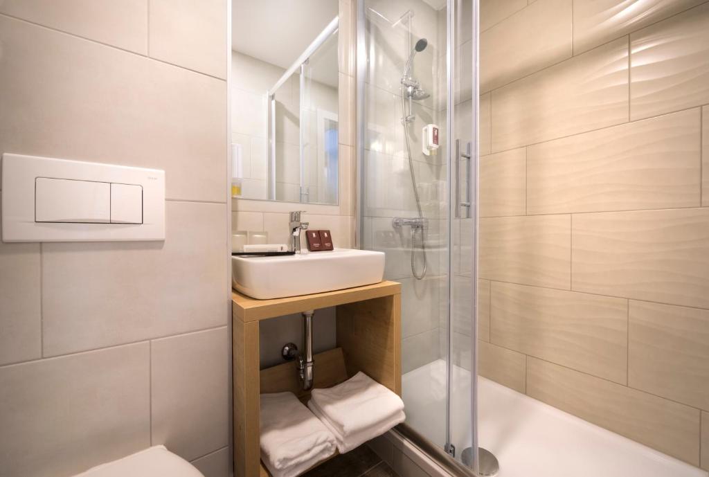 Koupelna v ubytování Remisens Hotel Epidaurus-All inclusive
