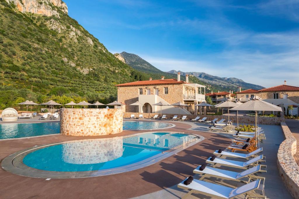 Nespecifikovaný výhled na hory nebo výhled na hory při pohledu z hotelu