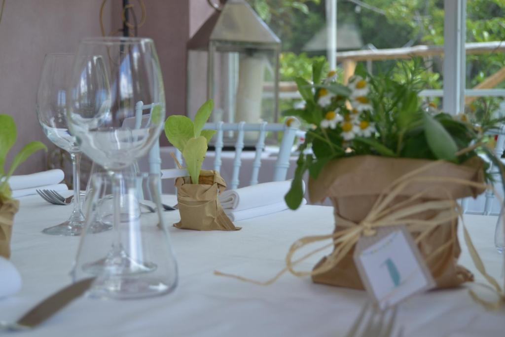 Reštaurácia alebo iné gastronomické zariadenie v ubytovaní Borgo Rosso di Sera - Resort Country Chic