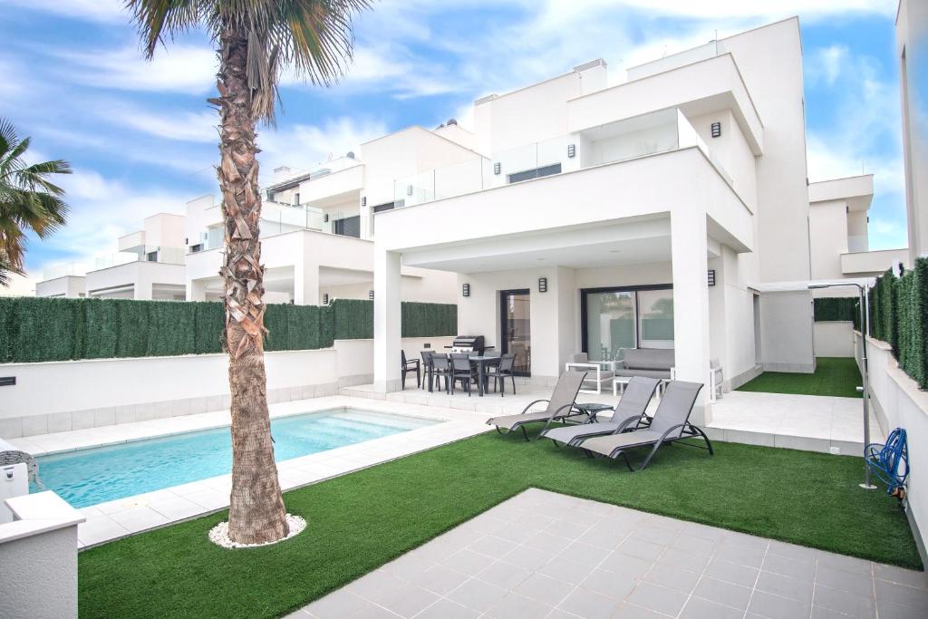 Villa Deluxe La Marina Beach, Alicante – Bijgewerkte prijzen 2023