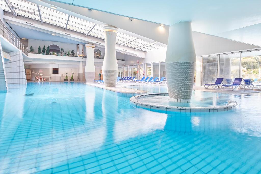 A piscina localizada em Club Vacances Bleues Les Jardins De l'Atlantique ou nos arredores