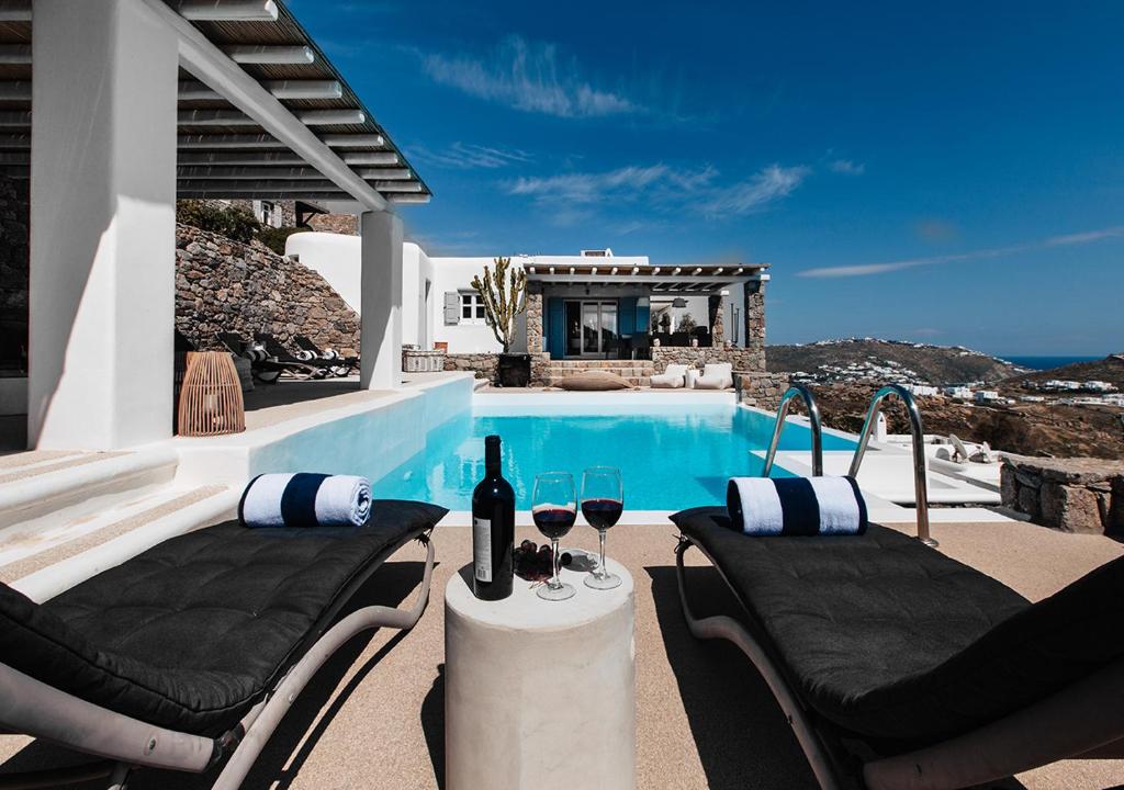 Bazén v ubytování Diana Villa Mykonos nebo v jeho okolí