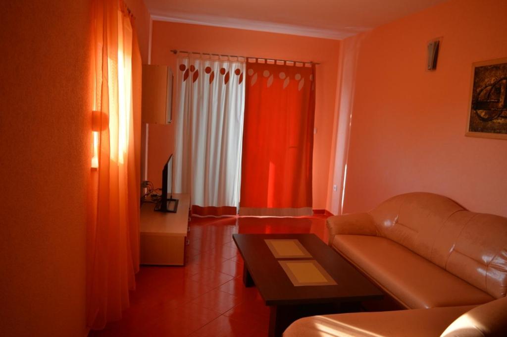 Posedenie v ubytovaní Apartment in Vinišce with Balcony, Air condition, WIFI, Washing machine (4753-2)