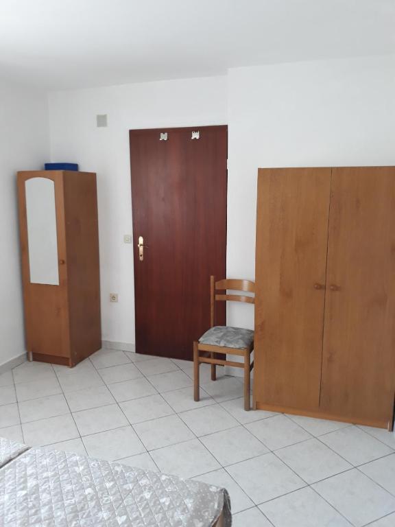 Fotografia z galérie ubytovania Apartment in Vinišce with Seaview, Balcony, Air condition, WIFI (4752-2) v destinácii Vinišće
