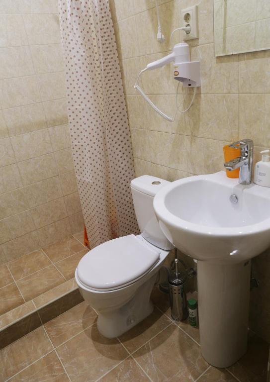 Koupelna v ubytování DzhaNat Hotel