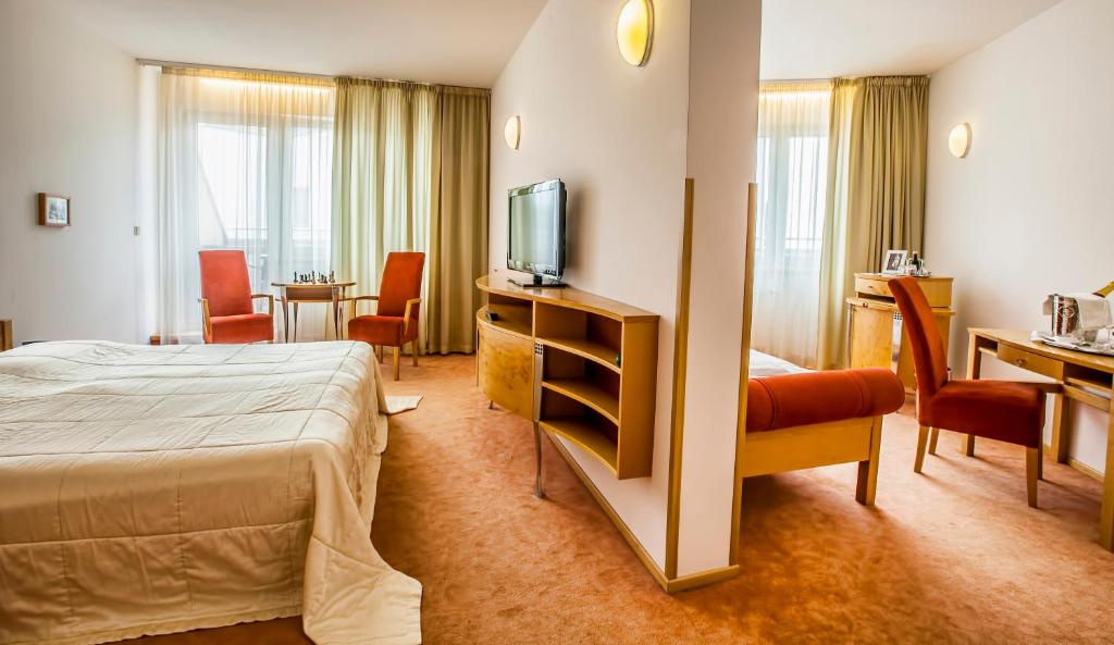 TV a/nebo společenská místnost v ubytování Hotel SET