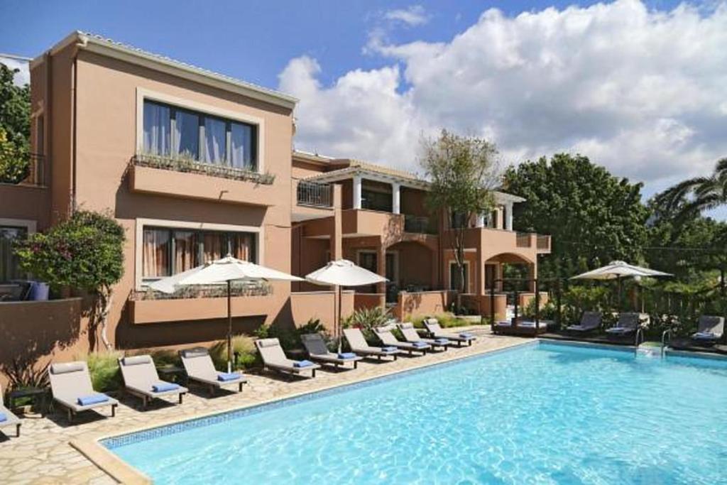 Bazén v ubytování Lena Mare Boutique Hotel nebo v jeho okolí