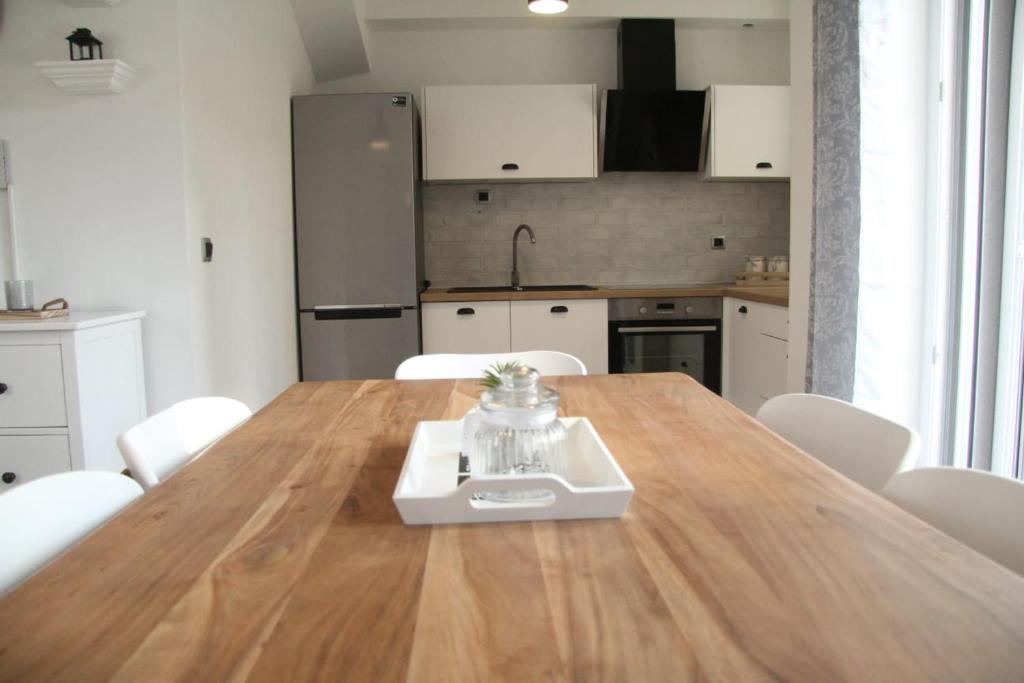 Kuchyňa alebo kuchynka v ubytovaní Apartman Rina,Biograd na moru