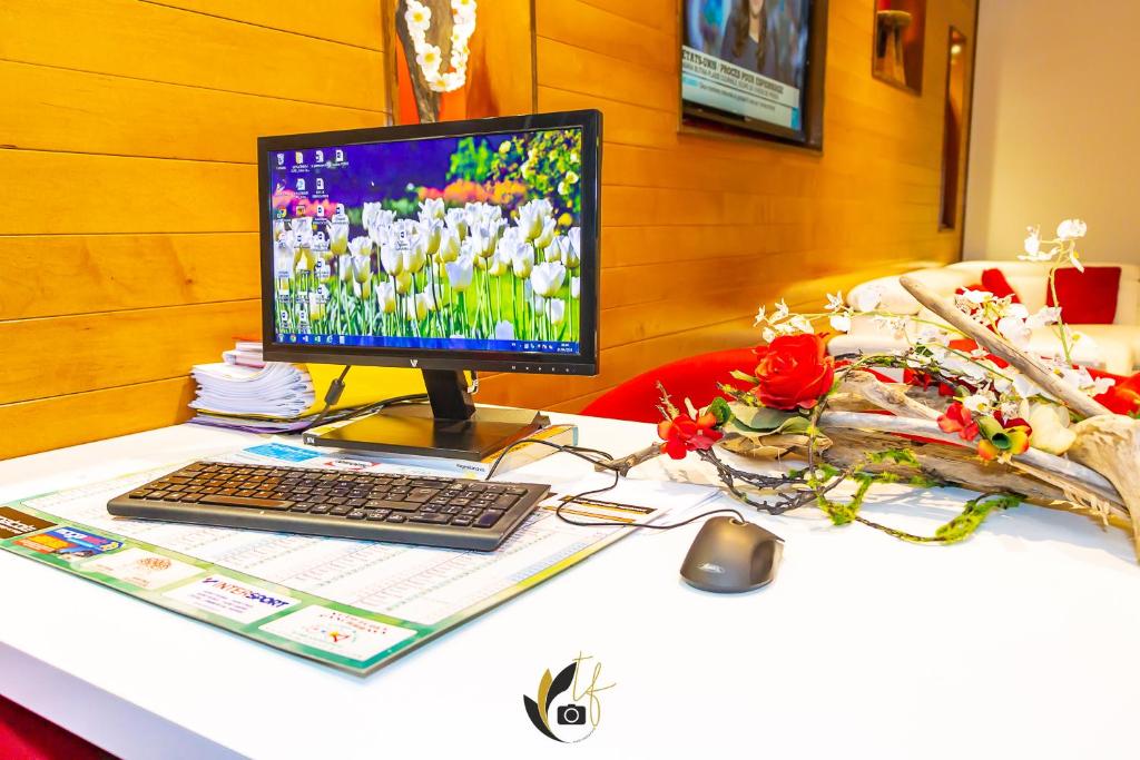 TV a/nebo společenská místnost v ubytování Tulip Inn Sainte Clotilde, La Réunion