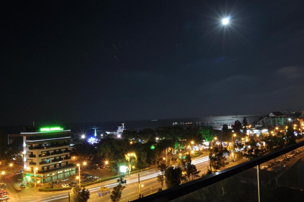Nespecifikovaný výhled na destinaci Mamaia nebo výhled na město při pohledu z hotelu