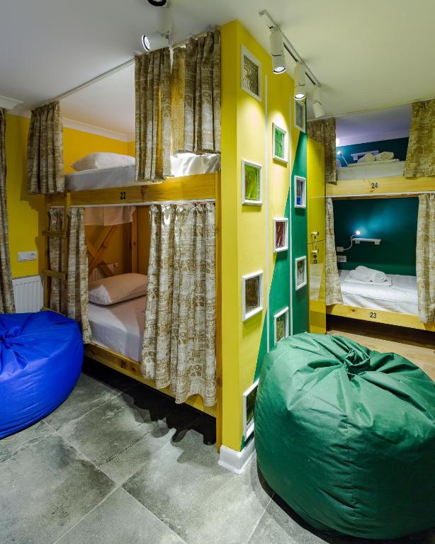 Letto o letti in una camera di Batumi Surf Hostel