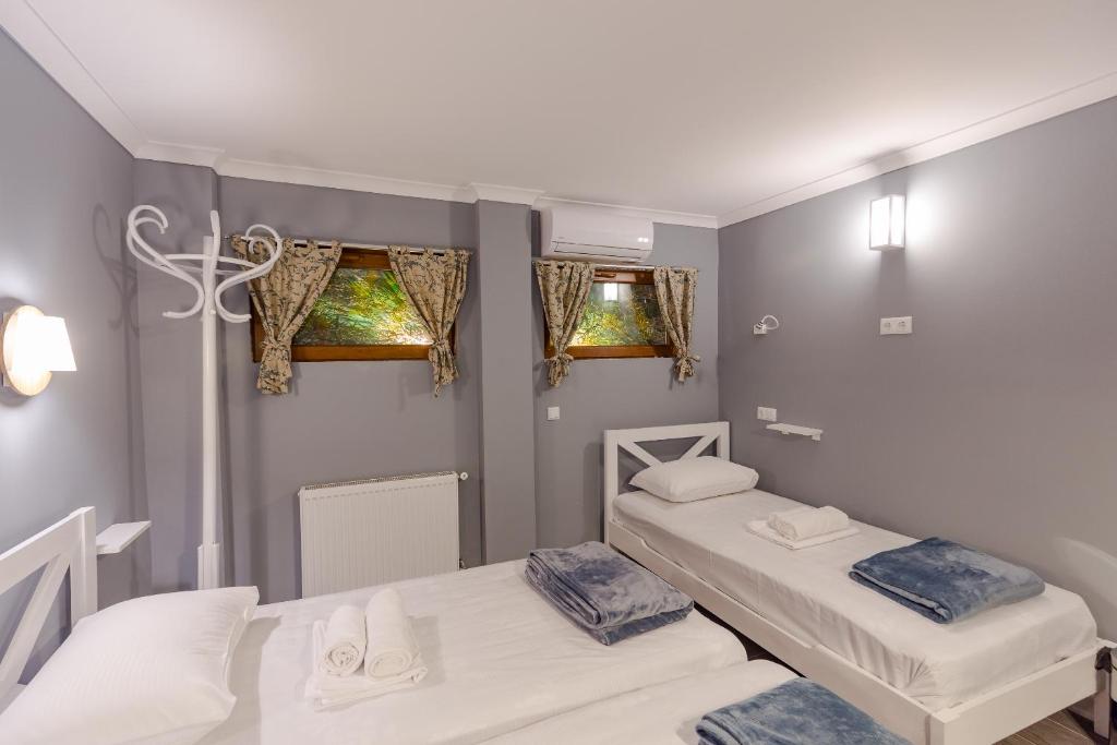 Letto o letti in una camera di Batumi Surf Hostel