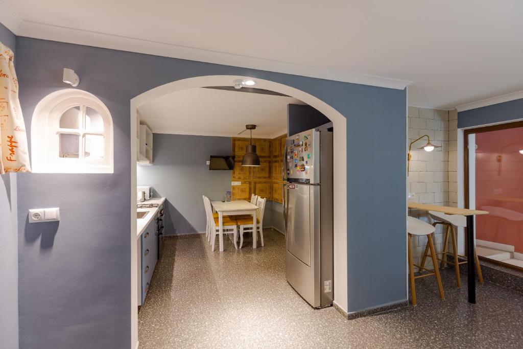 Cucina o angolo cottura di Batumi Surf Hostel
