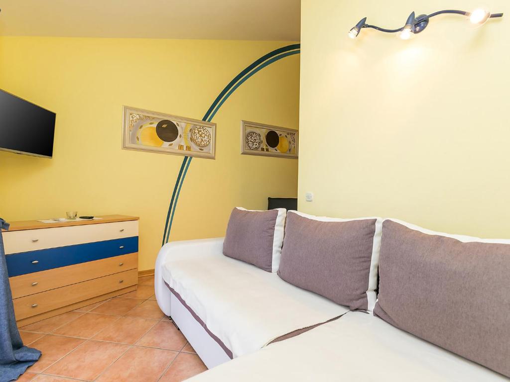 TV a/nebo společenská místnost v ubytování Apartments Nada