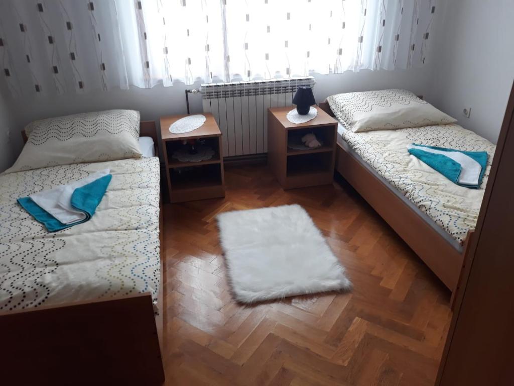 Posteľ alebo postele v izbe v ubytovaní Kuća za odmor Mažuran