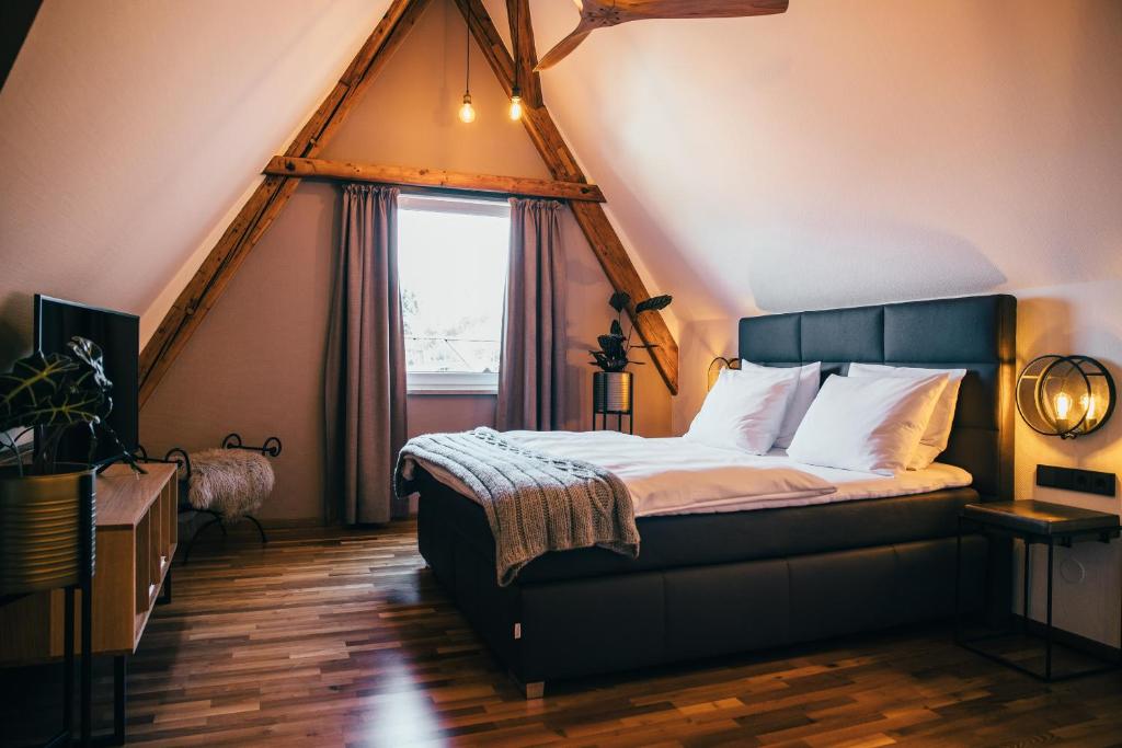 Postel nebo postele na pokoji v ubytování Boutique-Hotel Bayerischer Hof