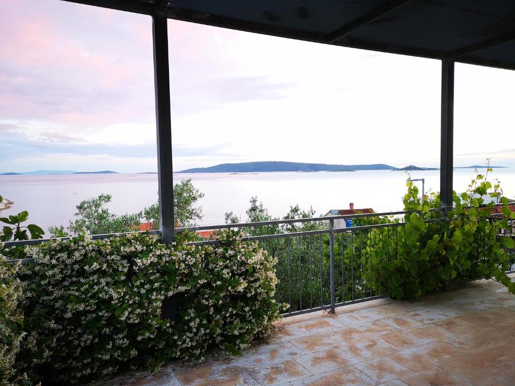 Fotografia z galérie ubytovania Hugh luxury house with 3 big terrace and sea view v Trogiri