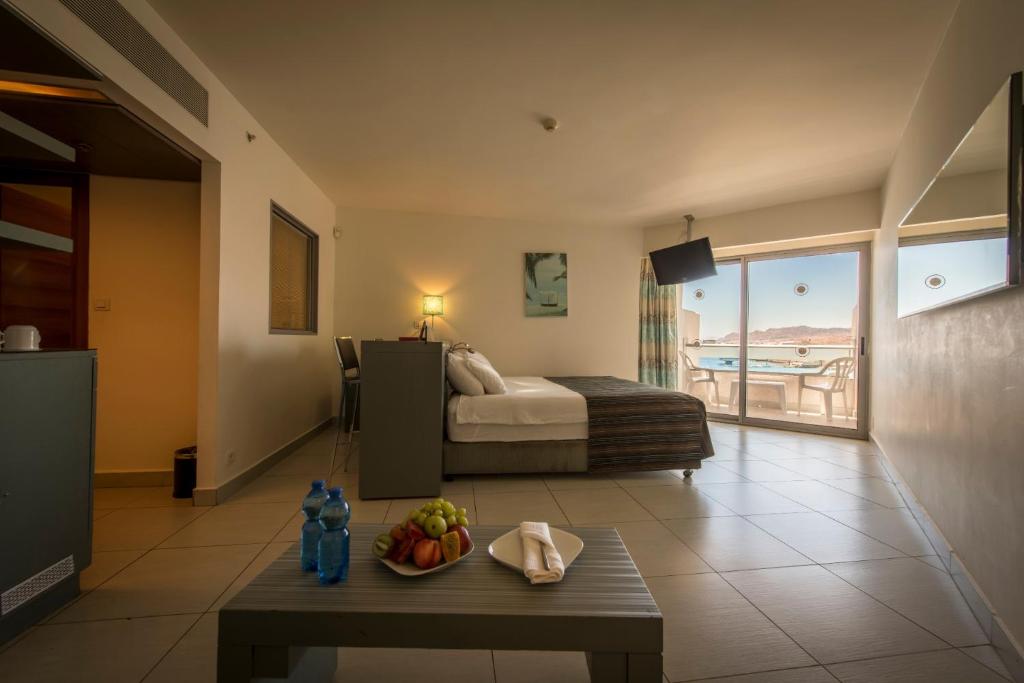 Posezení v ubytování Neptune Eilat By Dan Hotels
