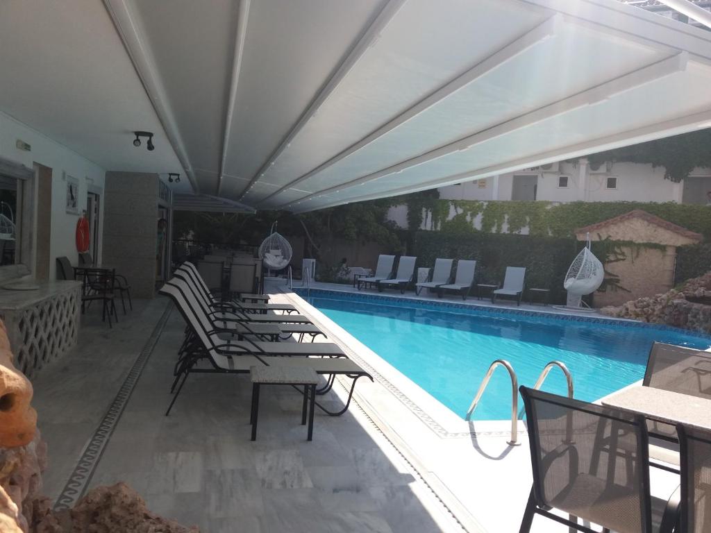 Bazén v ubytování Pegasus Hotel nebo v jeho okolí