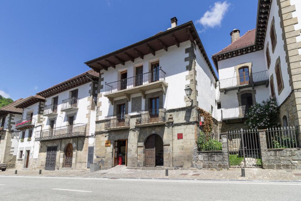reservar hotel en Ochagavía