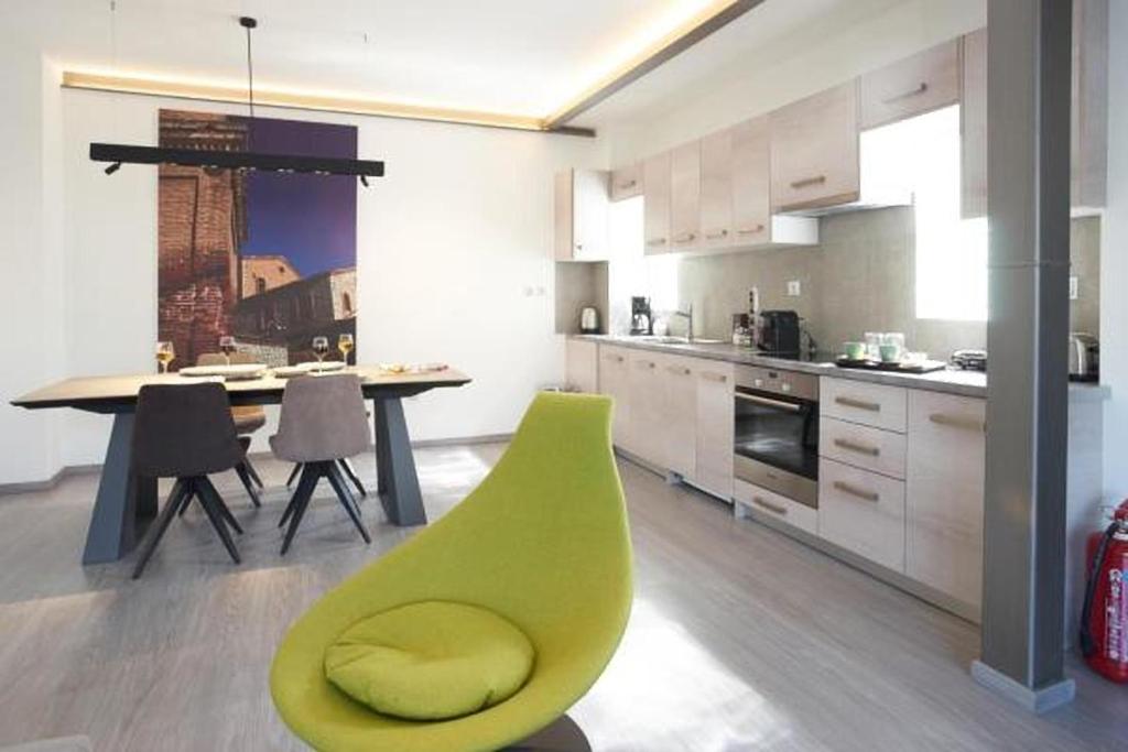 Kuchyňa alebo kuchynka v ubytovaní Athenian Residences