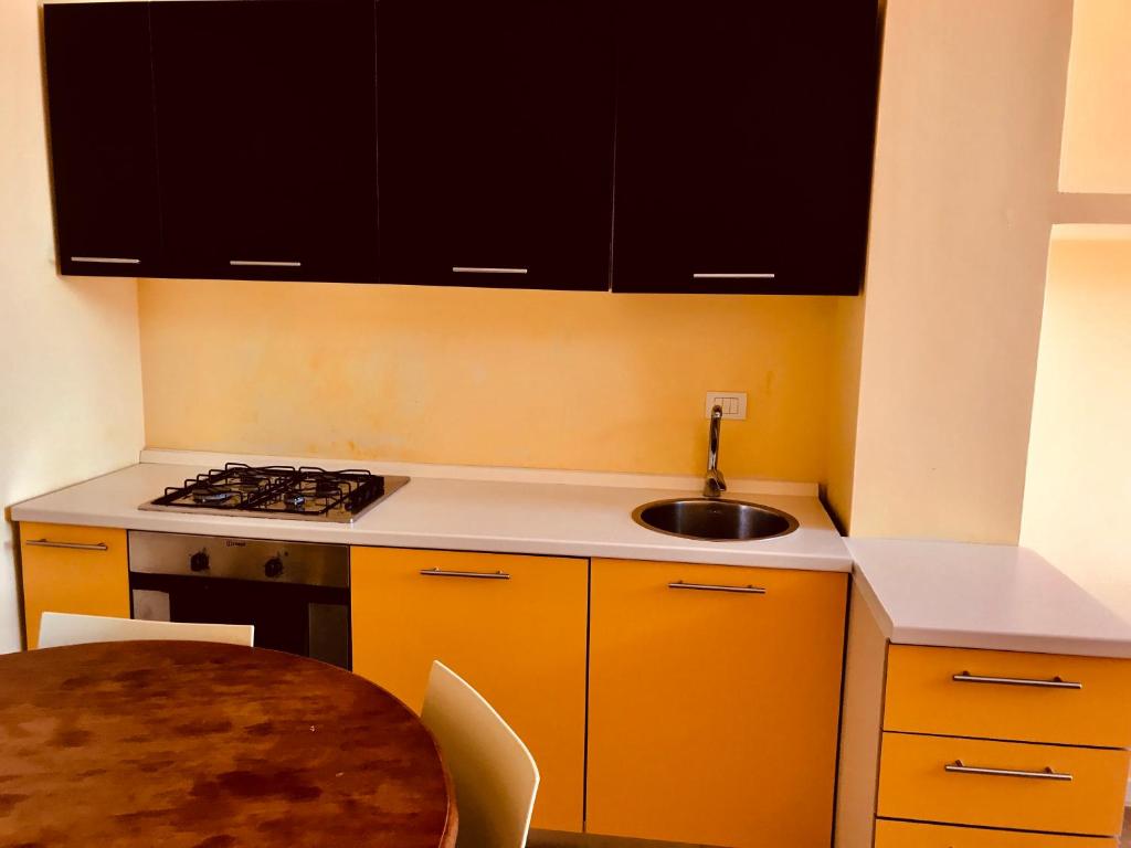 Kuchyň nebo kuchyňský kout v ubytování Rodi Garganico
