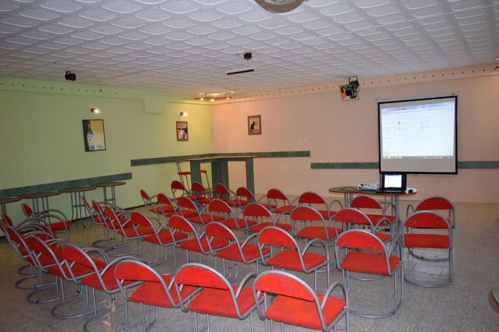 Konferenční prostory v ubytování Ahilea Hotel - Free Pool Access