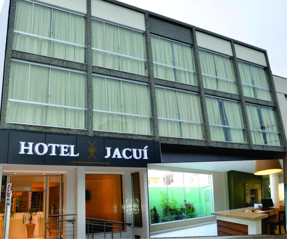 a hotel jacot sign on the side of a building at Hotel Jacuí in Cachoeira do Sul