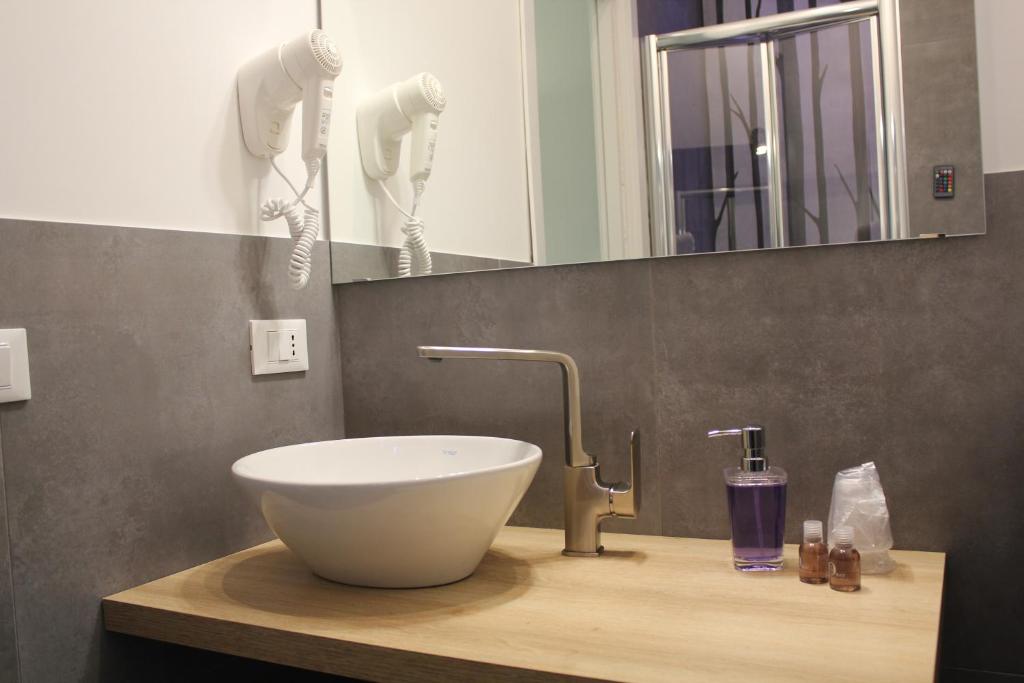 LA FINESTRA SUL PORTO - 11