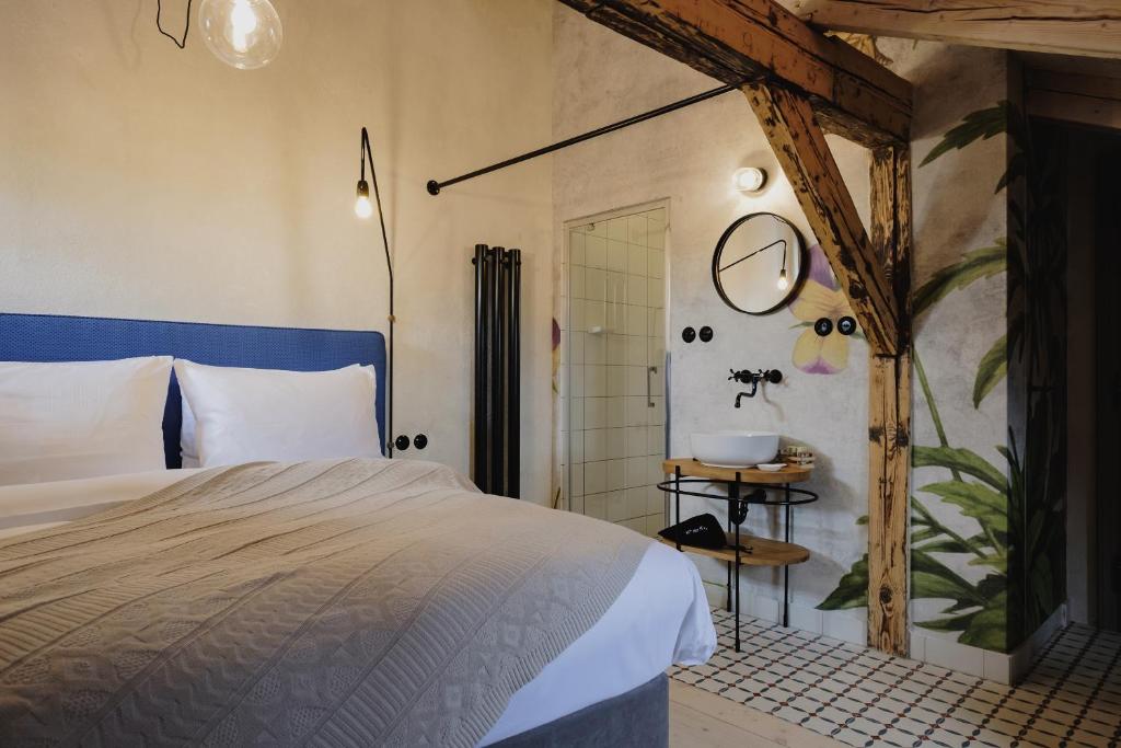 Monastery Garden Bistro & Rooms - 13