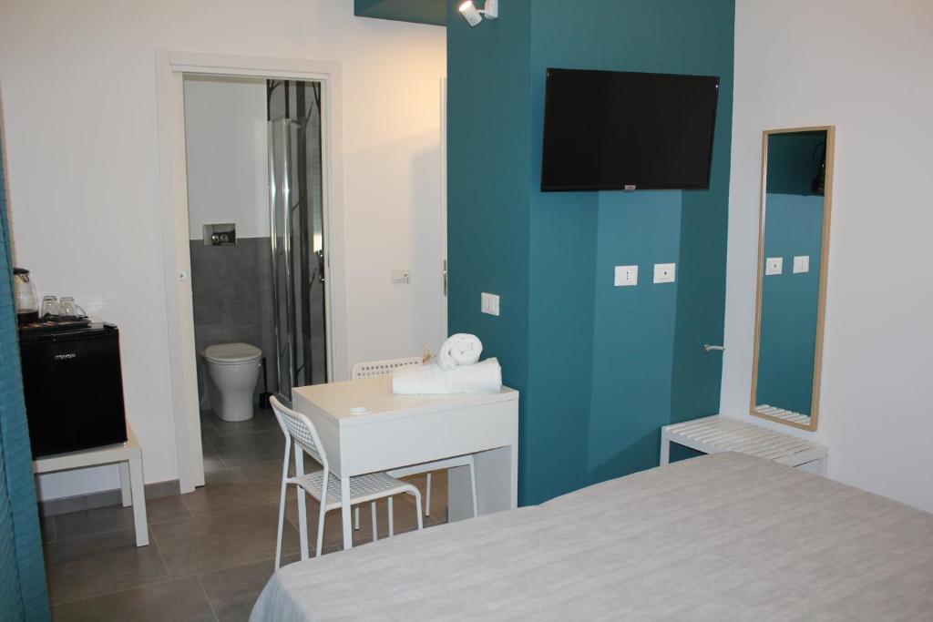 LA FINESTRA SUL PORTO - 2