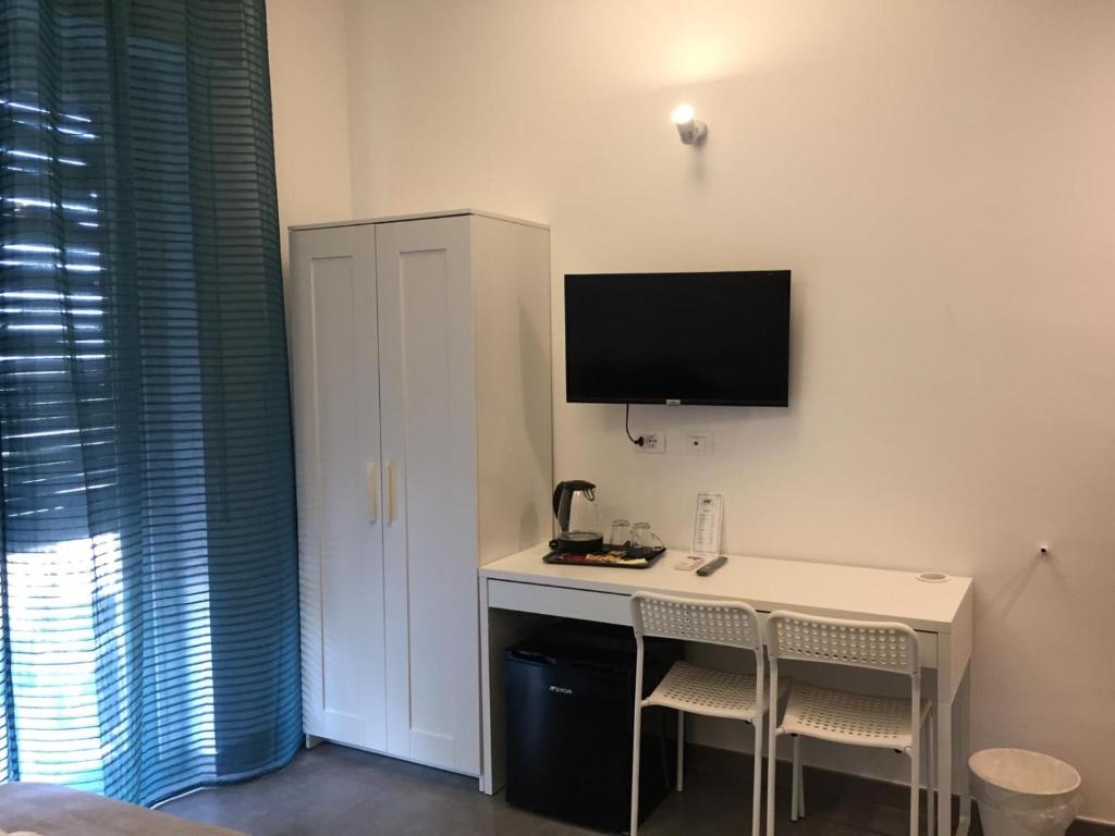 LA FINESTRA SUL PORTO - 13